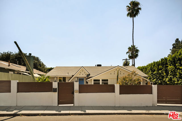 4841 Don Pio Drive, Woodland Hills CA: https://media.crmls.org/mediaz/ca42aa52-fbc7-4e4f-bb2d-e7d7d42ee340.jpg