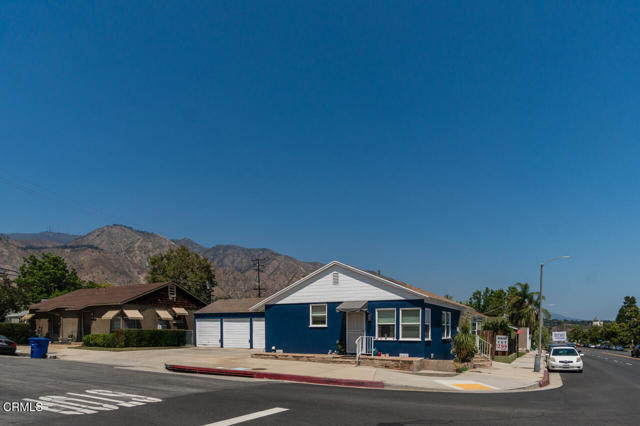 2267 E Washington Boulevard, Pasadena CA: https://media.crmls.org/mediaz/ca43e158-19d4-4e60-9510-09feaadecea8.jpg