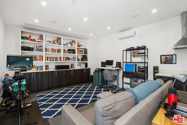 4139 Camero Avenue, Los Angeles CA: https://media.crmls.org/mediaz/ca442f0b-5f69-4848-bc7a-f29c26adb06f.jpg