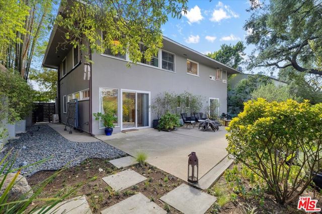 8809 Appian Way, Los Angeles CA: https://media.crmls.org/mediaz/ca4448ef-7e2c-460e-9083-2649a2419feb.jpg