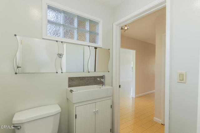 Detail Gallery Image 23 of 40 For 1932 Hilldale Dr, La Canada Flintridge,  CA 91011 - 4 Beds | 2/1 Baths