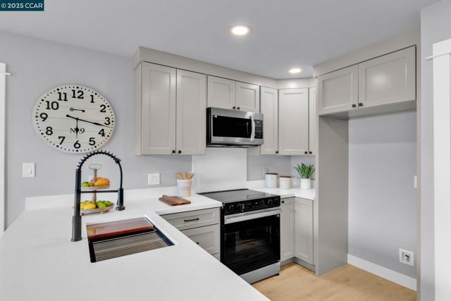 206 Princeton Ave, Vallejo CA: https://media.crmls.org/mediaz/ca460ffe-e578-448a-bbbc-852f2c2a87b2.jpg