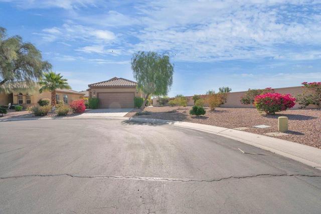 39910 Corte De Moda, Indio CA: https://media.crmls.org/mediaz/ca46c2af-ce52-4cfc-bcab-d42a92738045.jpg