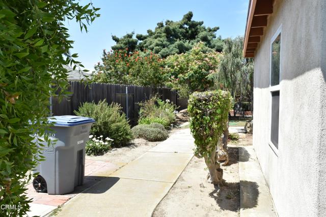 1101 Novato Drive, Oxnard CA: https://media.crmls.org/mediaz/ca473160-3c0c-4cba-9034-db626691b144.jpg
