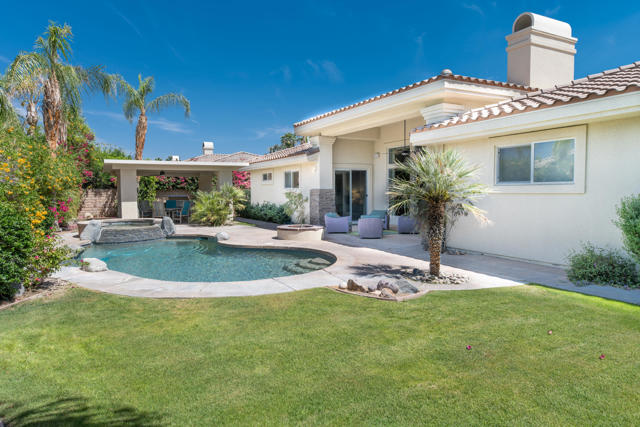 12 Varsity Circle, Rancho Mirage CA: https://media.crmls.org/mediaz/ca477bea-13d9-44fa-ae51-7b55d722fbf8.jpg