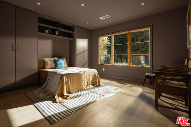 3620 Wrightwood Drive, Studio City CA: https://media.crmls.org/mediaz/ca47f00e-4448-4bdb-a6a6-2ff64f5c18c7.jpg
