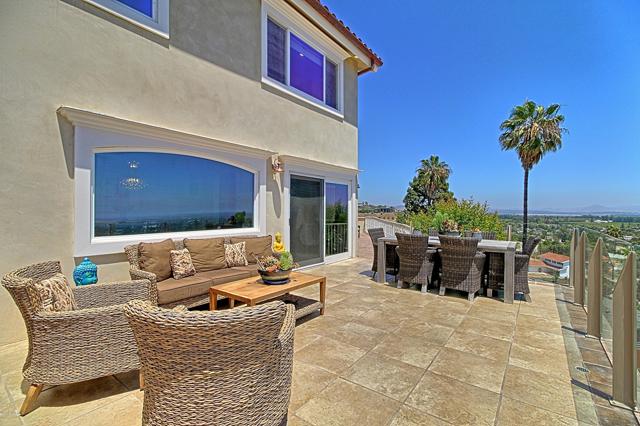 5350 Edgehill Circle, Ventura CA: https://media.crmls.org/mediaz/ca484d6f-f101-4557-8fee-e89eae9c9a66.jpg