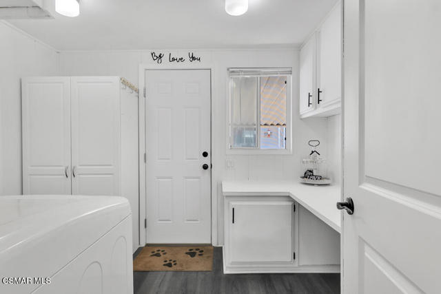 15750 Arroyo Drive, Moorpark CA: https://media.crmls.org/mediaz/ca488e75-b196-483f-b069-6cecca23daa9.jpg