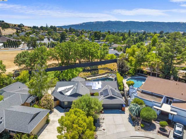 4149 Moselle Ct, Pleasanton CA: https://media.crmls.org/mediaz/ca497a6c-5047-425f-865c-d21fc26a38da.jpg