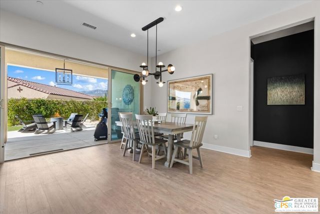 17 Cork Tree, Rancho Mirage CA: https://media.crmls.org/mediaz/ca4a31a3-d499-41c6-8402-da924810e4b5.jpg