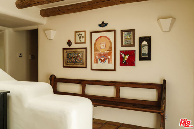 2865 Marquette Drive, Topanga CA: https://media.crmls.org/mediaz/ca4b1c23-6788-4a90-83b1-0894bdda333a.jpg