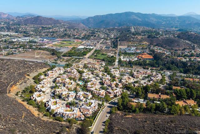 12039 Calle De Leon Drive, El Cajon CA: https://media.crmls.org/mediaz/ca4b25b3-08d1-4510-a441-fdb4b26f9d88.jpg