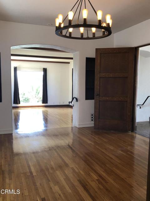 352 Glen Ellen Drive, Ventura CA: https://media.crmls.org/mediaz/ca4b2f3f-3931-4623-a63a-72f1aea6f4a1.jpg