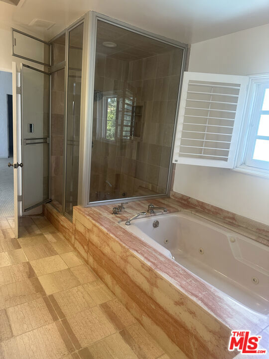320 S Mccarty Drive, Beverly Hills CA: https://media.crmls.org/mediaz/ca4bb4ff-34f5-4b91-a1be-e4d4e5a4a609.jpg