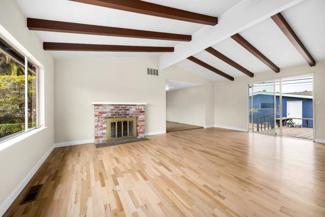 232 Peninsula Drive, Marina CA: https://media.crmls.org/mediaz/ca4c0a1a-6aeb-4c14-b23a-5e2ee282d0b3.jpg