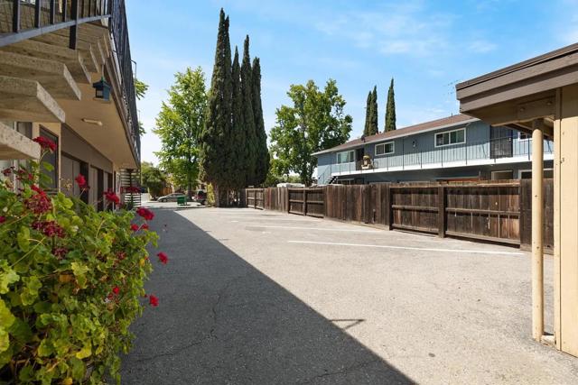 695 W Valley Drive, Campbell CA: https://media.crmls.org/mediaz/ca4d3c89-fe83-4e24-825f-a8ee77fbfa12.jpg