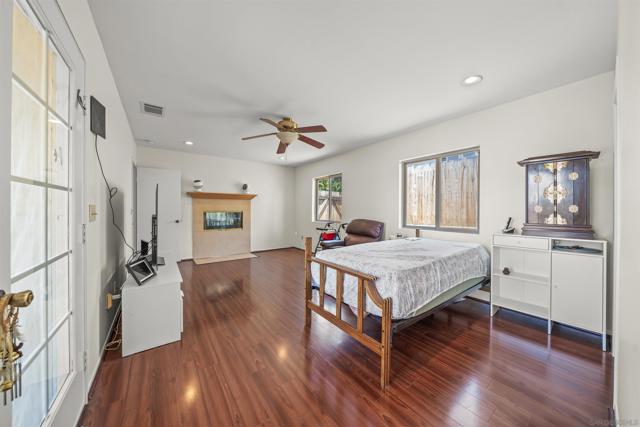 1333 Clove St, El Cajon CA: https://media.crmls.org/mediaz/ca4d98ea-ee81-4b92-b126-129eb470e301.jpg