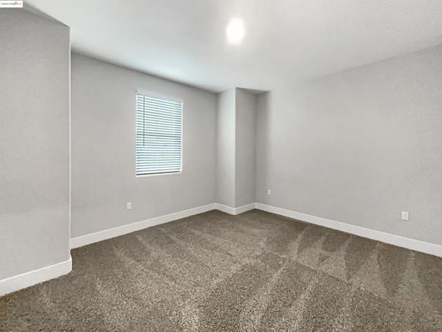 2066 Espana Ln, Rio Vista CA: https://media.crmls.org/mediaz/ca4de69b-fcaf-4b6d-94de-377e94321e93.jpg