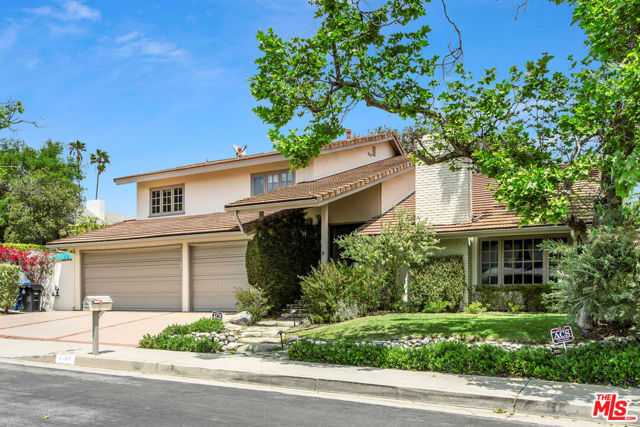 2124 Eric Drive, Los Angeles CA: https://media.crmls.org/mediaz/ca4ee28e-a596-4507-88cc-54153dddc248.jpg