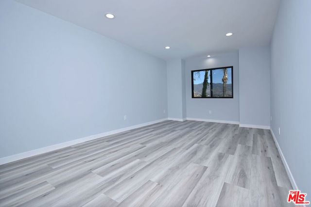 12112 Woodley Avenue, Granada Hills CA: https://media.crmls.org/mediaz/ca500203-03ef-44c6-8eed-daee94cc0abd.jpg
