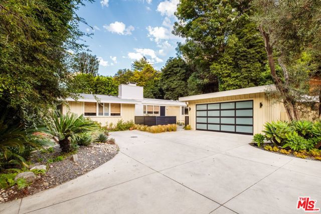 3376 Mandeville Canyon Road, Los Angeles, CA 90049