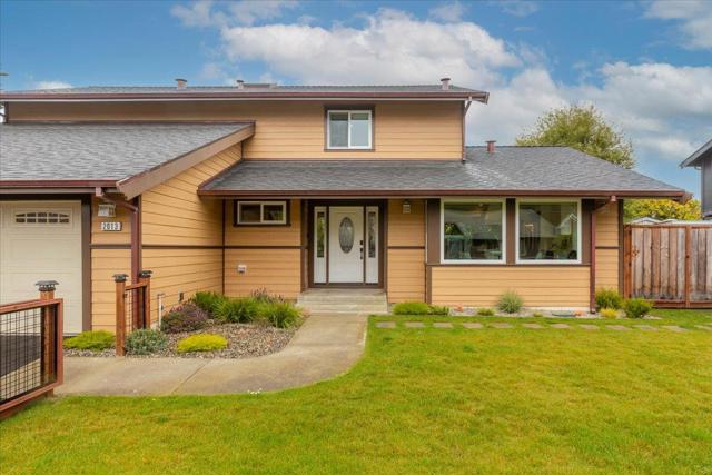 2013 Avignon Place, Half Moon Bay CA: https://media.crmls.org/mediaz/ca509fd2-f4fb-453a-9352-074a490e4635.jpg