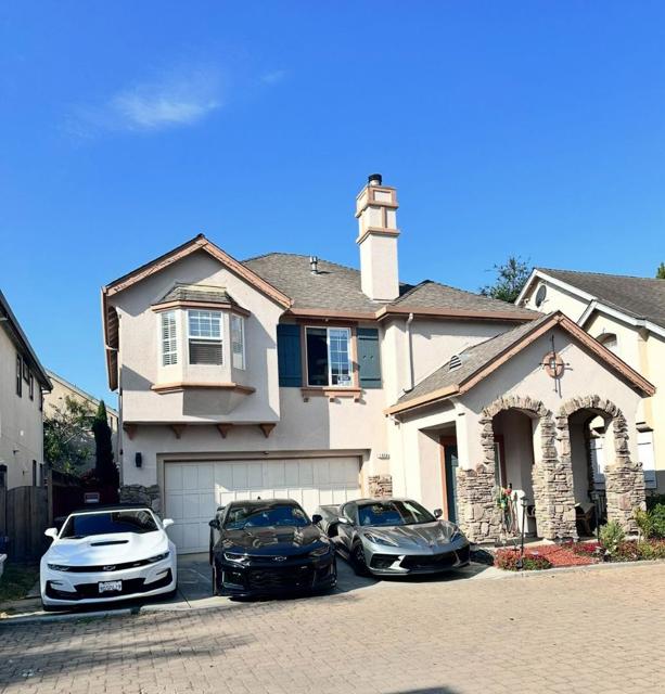 1958 Bradbury Street, Salinas CA: https://media.crmls.org/mediaz/ca50dd92-72bf-4d0d-b666-a1964958422a.jpg