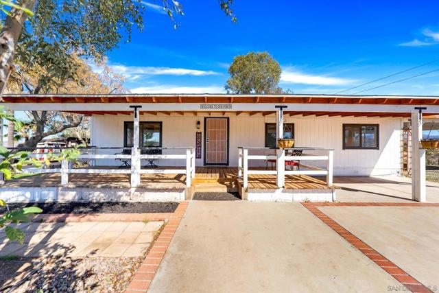 40110 Angora Ln, Temecula CA: https://media.crmls.org/mediaz/ca51475b-252a-484d-bab7-acd4ec6c12b2.jpg