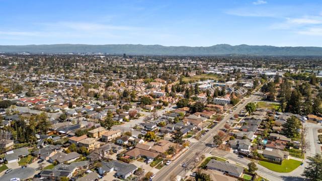 1181 Virginia Avenue, Campbell CA: https://media.crmls.org/mediaz/ca518d58-a31d-4e48-a34e-6574b4cea056.jpg