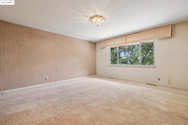 5201 Alhambra Valley Rd, Martinez CA: https://media.crmls.org/mediaz/ca51ac06-2332-4c8f-bdad-ed0d373996bc.jpg