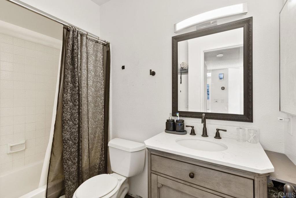 1050 Washington Ave - photo 13