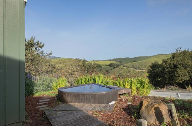 383 Corral De Tierra Road, Salinas CA: https://media.crmls.org/mediaz/ca520e1e-283e-465c-9eb0-1cec98f27346.jpg