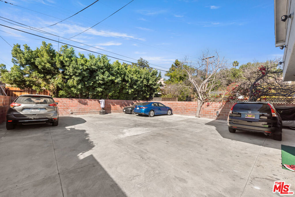 1349 S Hudson Avenue