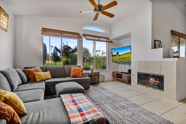 67600 S Laguna Drive, Cathedral City CA: https://media.crmls.org/mediaz/ca52b75e-f781-4245-8ea2-edc1acd0dd23.jpg