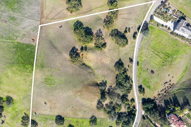 2235 Liberata Drive, Morgan Hill CA: https://media.crmls.org/mediaz/ca52e53b-012b-47a2-98f1-807309eb8c9c.jpg