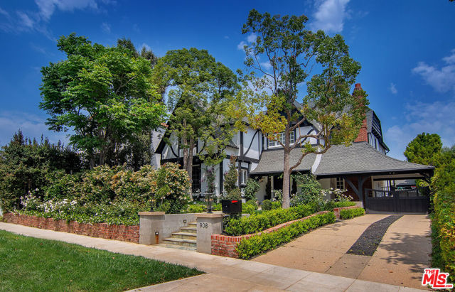 908 Malcolm Avenue, Los Angeles CA: https://media.crmls.org/mediaz/ca5301a7-eaee-47aa-8ac2-b09c7214baba.jpg