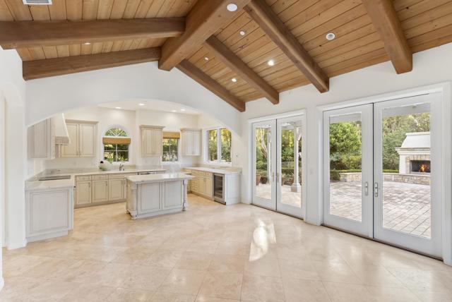 17420 Circa Del Sur, Rancho Santa Fe CA: https://media.crmls.org/mediaz/ca534489-65eb-4029-a9e2-19e79b62a1fe.jpg