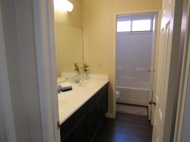 7420 Valley Meadow Avenue, Eastvale CA: https://media.crmls.org/mediaz/ca537790-25b3-488d-9dd7-ab0ff1cdebba.jpg