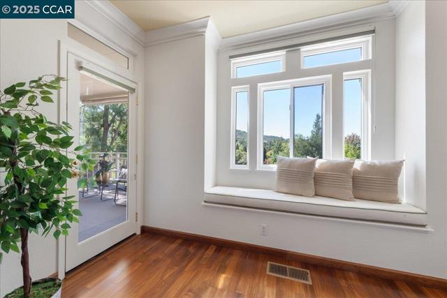 5501 Terra Granada Dr, Walnut Creek CA: https://media.crmls.org/mediaz/ca53d15e-92d0-460b-b6b8-f05e3765089a.jpg