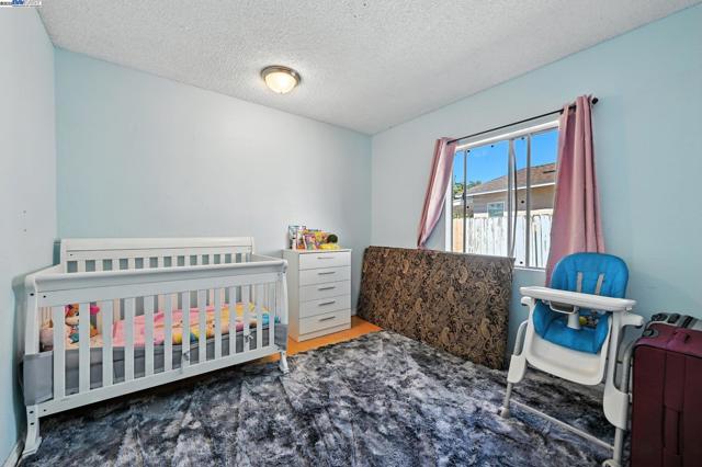 10293 Covina Pl, San Diego CA: https://media.crmls.org/mediaz/ca5464e8-a831-4ac3-ad7a-e13bec98a58b.jpg