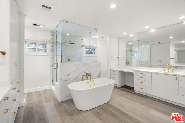 3217 Hutton Drive, Beverly Hills CA: https://media.crmls.org/mediaz/ca5522c4-15e1-4948-9c05-30f91cb1b8db.jpg