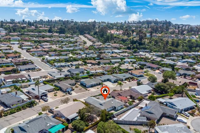 12466 Senda Rd, San Diego CA: https://media.crmls.org/mediaz/ca552e77-7b2b-4b4f-947d-fdd97cfd01a8.jpg