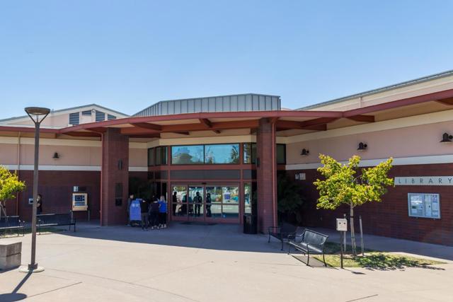 839 Banbury Lane, Millbrae CA: https://media.crmls.org/mediaz/ca55433e-ede3-4e72-936d-d81d09311ac6.jpg