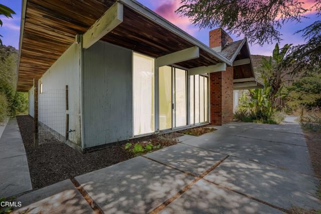 1412 Ellsworth Court, Thousand Oaks CA: https://media.crmls.org/mediaz/ca55cd9e-abed-45ab-87a8-f084b44d5b2d.jpg
