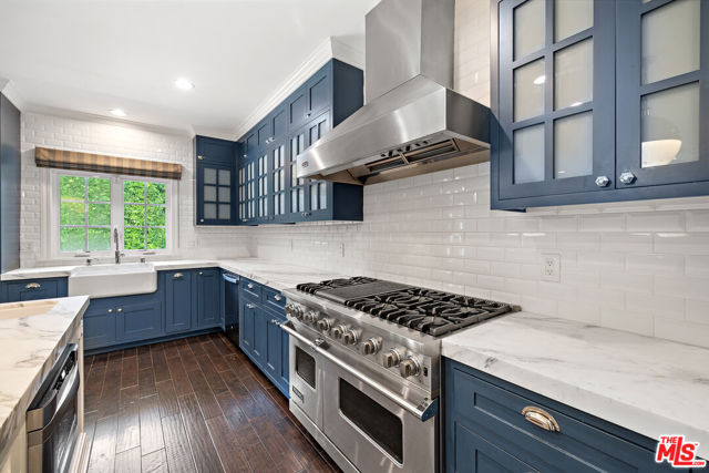 1147 Centinela Avenue, Santa Monica CA: https://media.crmls.org/mediaz/ca55d467-868d-45a2-922d-8377278d5688.jpg