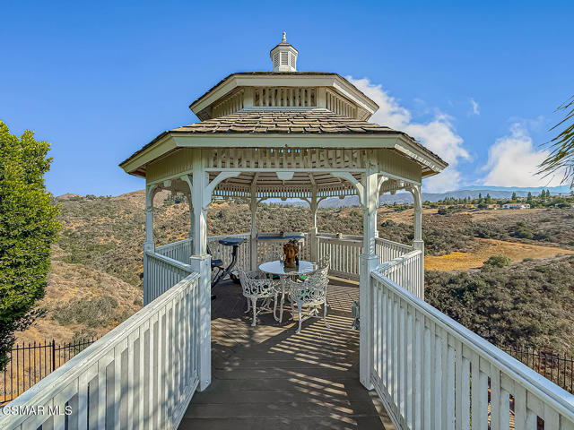 1832 Calle Salto, Thousand Oaks CA: https://media.crmls.org/mediaz/ca562fc8-aca6-41f1-988f-f2a139367e6e.jpg
