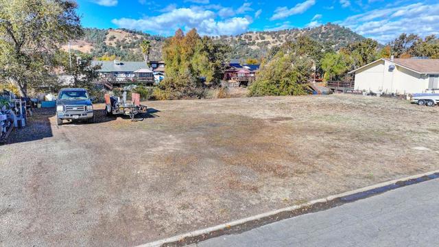 601 Bass Lane, Clearlake Oaks CA: https://media.crmls.org/mediaz/ca566d8c-9786-4f94-8fc6-12187081922a.jpg