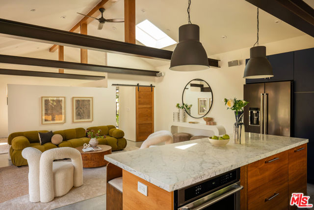 28036 Sea Lane Drive, Malibu CA: https://media.crmls.org/mediaz/ca56e947-0645-48b4-bccd-47c58e109a79.jpg