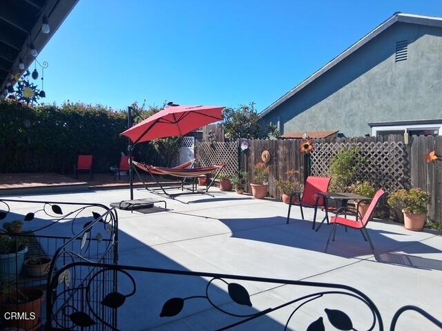 Detail Gallery Image 4 of 6 For 8582 Hollister St, Ventura,  CA 93004 - 3 Beds | 2 Baths