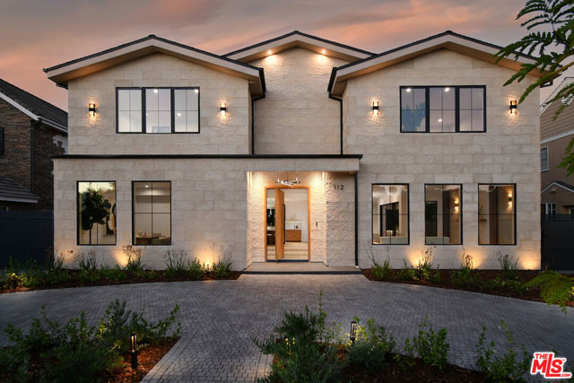 112 S Valley Street, Toluca Lake CA: https://media.crmls.org/mediaz/ca575461-1af7-4160-b418-c9e9774e1937.jpg